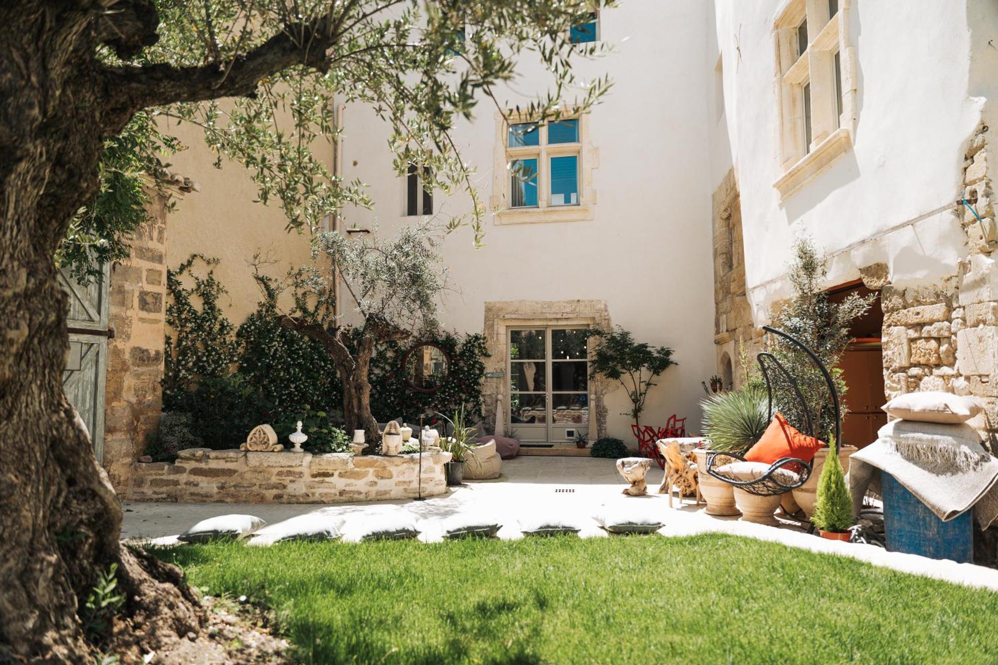 Palais Aoma, Hotel Particulier De Luxe En Provence LʼIsle-sur-la-Sorgue المظهر الخارجي الصورة