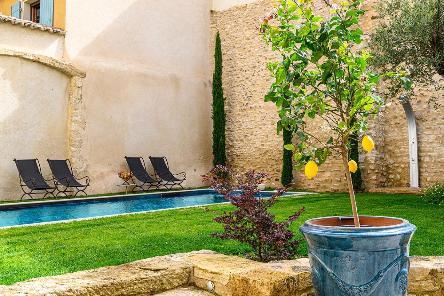 Palais Aoma, Hotel Particulier De Luxe En Provence LʼIsle-sur-la-Sorgue المظهر الخارجي الصورة